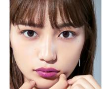 川口春奈さん、河北メイクで女っぽい涼しげな印象に|夏の赤リップは暑苦しい？それならパ
