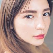 “レッドニュアンス眉”でおしゃれ顔を先取り♪ 使用アイテムやメイク法を解説 |