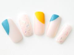 【365日ネイル】ポップな夏カラーの半円がアクセント…甘さ控えめなベビーピンクネイル