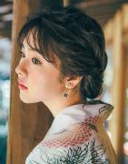 浴衣のヘアアレンジ｜白の浴衣にはメリハリのあるギブソンタックでおしゃれに♪ |