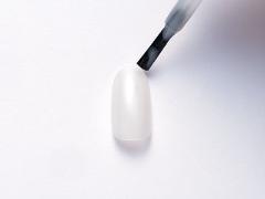 チークネイルのやり方｜セルフでできるやり方のコツ、青を使ったチークネイル、春夏にお