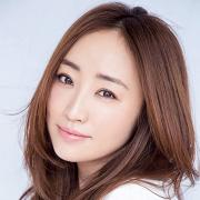 神崎恵さんが愛したプチプラコスメはあの優秀美白化粧水！｜美容賢者の最愛プチプラコス