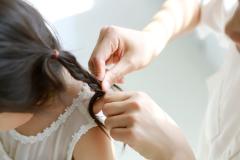 忙しいママでもできる♡夏の“キッズヘアアレンジ”6選 -
