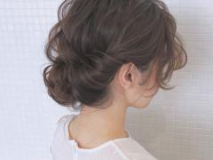 暑い日も結婚式もOK♡ミディアムさん向け“キレイめまとめ髪”アレンジ -