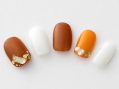 【365日ネイル】夏ニュアンスを残しつつ秋色を投入！先取りカラーのシフトネイル |