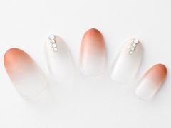 【365日ネイル】旬のブラウンを軽やかに♪ニュアンス美人なグラデーションネイル |