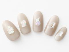 【365日ネイル】ベージュを涼やかに夏らしく…軽さのあるサンドベージュネイル |