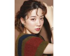 永野芽郁さん 好感度高めの「ブラウン＆コーラル」メイクで秋の最旬美人顔に |
