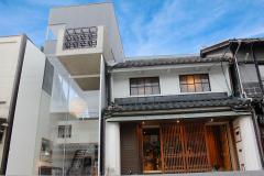 岡山「カフェ キツネ ロースタリー」焙煎工場併設店が世界初出店