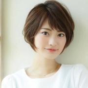 四角顔が気になるエラ張りさん必見！エラをカバーするヘアスタイルやメイク、小顔マッサ