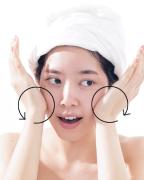 頬のたるみで目立つ毛穴やほうれい線・ブルドック頬に効く美顔器やマッサージ・筋トレ