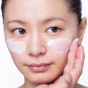 透明感のあるメイク｜透明感が手に入るメイク方法や、おすすめのファンデーション＆コス