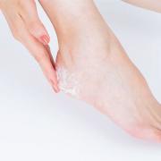 角質の取り方｜かかと・足裏や、お顔の角質を取る方法＆おすすめの角質ケアアイテムまと