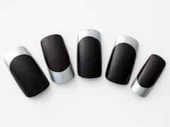 【365日ネイル】十五夜は深みのあるモードネイルで…月の輝きに負けないシルバーのフレン