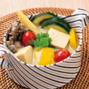 カレーをカロリー控えめでいただく方法はコレ！おいしさそのままでヘルシーに！ |