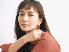 顔立ちが一気に若々しく！「寄せアイメイク」で美まなざし＆色っぽさ10割増に |
