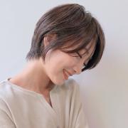 前下がりボブヘア19選｜前髪あり＆前髪なしのショートボブからボブヘア＆ロブなど |