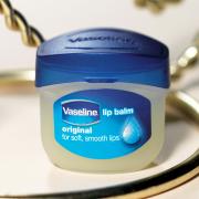 ワセリンリップおすすめ6選！保湿力抜群のリップでうるうる唇に |