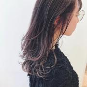 雰囲気チェンジ！好きなカラーを楽しむ「部分染め」ヘアスタイル -