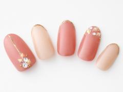 【365日ネイル】穏やかな週明けは…優しい光を放つピンクの濃淡ネイル |