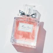 ディオール（Dior）の人気香水【9選】｜上品な香りを纏って気品ある女性に！ |