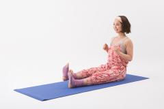 落ちにくい腰まわりのお肉を落とす！お尻歩き＋ストレッチのやり方♪|＠ビューティーガー