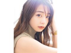 宇垣美里さんの小顔キープ術を大公開！むくみを残さないマッサージ＆立体的なツヤ顔メイ