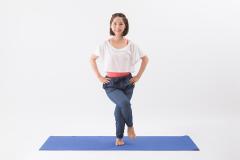 【代謝アップ】全身のめぐりを良くして、冷え性予防に役立つヨガポーズ|＠ビューティーガ