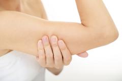 1日3分！二の腕ねじりダイエットでスッキリ引き締め！|＠ビューティーガール