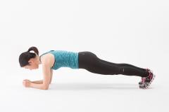 【体幹エクササイズ】体幹を使って身体を安定させる（スパイダークランチ）|＠ビューティ