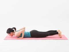 【体幹ヨガ】 体幹を意識したヨガでボディバランスを整える〔板のポーズ〕|＠ビューティー