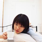 スマホが太る原因に！？「スマホ太り」を避けるには？ | ビューティーガール