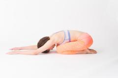 【下半身セルライト予防】におすすめのヨガポーズ!  今年こそ水着が似合うカラダに|＠ビュ