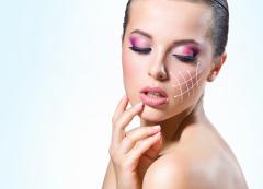 痛いけど即効で効果発揮！&ldquo;かっさ&rdquo;グッズを使った小顔マッサージ|＠ビューティー