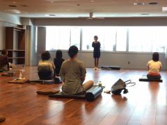 【体験ルポ】本格的にヨガをやりたい人に!「スタジオ・ヨギー」に潜入ルポ|＠ビューティー