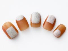 【365日ネイル】旬の２色でグッとこなれる！　シンプルおしゃれなブロックアートネイル