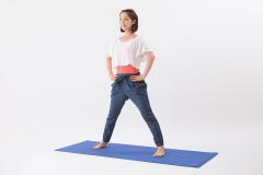 足・ふくらはぎ下半身の大きな筋肉をストレッチ！むくみ解消に効くヨガポーズの方法|＠ビ