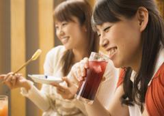 「飲み過ぎてしまった、食べ過ぎてしまった」ときの対処法は？ | ビューティーガール