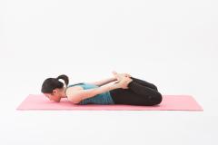 【体幹ヨガ】体幹を意識したヨガでボディバランスを整える〔弓のポーズ〕|＠ビューティー