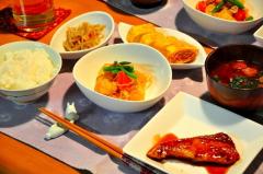 腸律セラピーをヒントにレクチャー！ダイエットに効果的な食事や運動は？|＠ビューティー