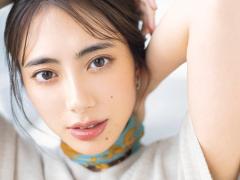 モデル・土屋巴瑞季さんの小顔メイク術｜フジコのおでこシャドウ＆NARSのシェーディングで
