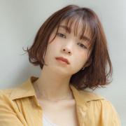 サイドバングヘアで骨格補正！透けバング＋外ハネミックスのショートボブ |