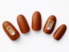 【365日ネイル】ブラウンネイルの鮮度UP！　洗練された雰囲気のフレームアートネイル |