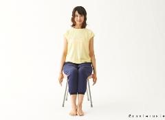 お家で簡単！ お手軽ダイエット！  準備のいらない ☆〜イス ルーシーズヨガとは〜☆|＠ビ