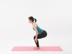 【体幹ヨガ】 体幹を意識したヨガでボディバランスを整える〔腰掛けのポーズ〕|＠ビューテ