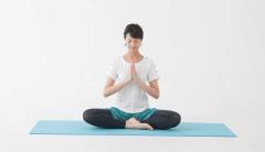 ２０１６年夏、初お目見えのエクササイズ「rusie&rsquo;s YOGA（ルーシーズヨガ）」とは？|＠ビ