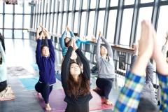 チャリティヨガプロジェクトが始動！ 第1弾は東京タワーで朝ヨガ！|＠ビューティーガール