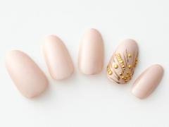 【365日ネイル】クラッカー風アートで華やぐ…テンションUPのホワイトピンクネイル |