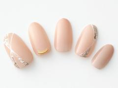 【365日ネイル】繊細なクロスラインでエレガントに…女らしさを格上げするライトベージュ