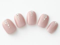 【365日ネイル】短い爪でも縦長効果でエレガントに…気品漂うモーヴピンクネイル |